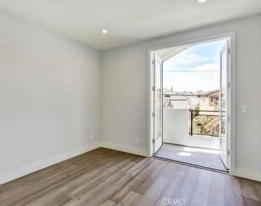 1908 Perry Avenue - Photo Thumbnail 6