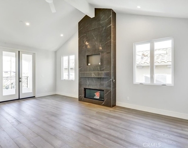 1908 Perry Avenue - Photo Thumbnail 15