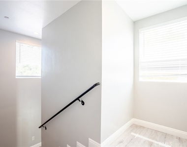 2125 S West View - Photo Thumbnail 7