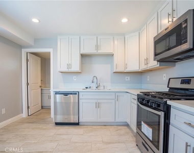 2125 S West View - Photo Thumbnail 2
