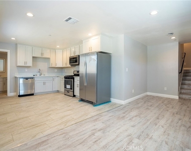 2125 S West View - Photo Thumbnail 1