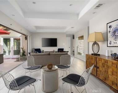 8780 Warwick - Photo Thumbnail 14