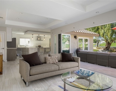 8780 Warwick - Photo Thumbnail 13