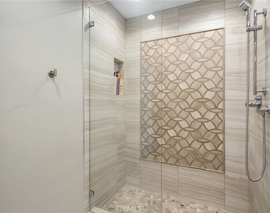 8780 Warwick - Photo Thumbnail 27
