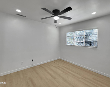 820 E Mendocino Street - Photo Thumbnail 7
