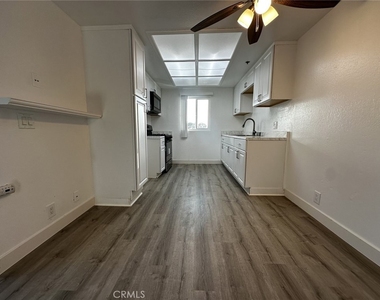 710 W Washington - Photo Thumbnail 1