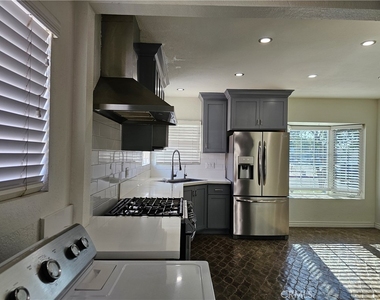 3180 Easy Avenue - Photo Thumbnail 2
