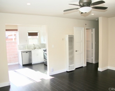 1411 W Bay Avenue - Photo Thumbnail 4