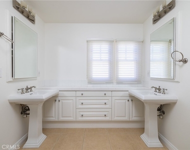 2500 Bungalow Place - Photo Thumbnail 19