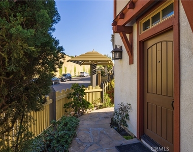 2500 Bungalow Place - Photo Thumbnail 6