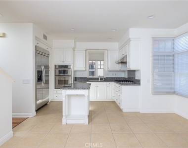 2500 Bungalow Place - Photo Thumbnail 1