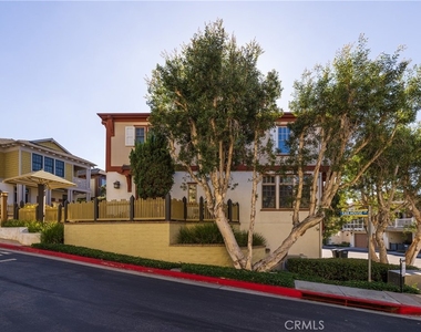 2500 Bungalow Place - Photo Thumbnail 2