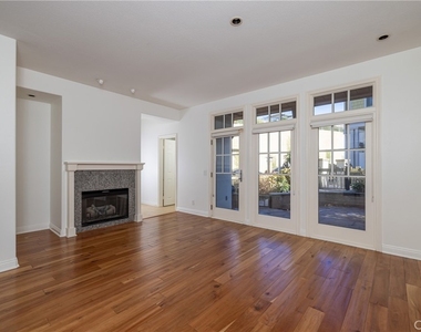 2500 Bungalow Place - Photo Thumbnail 9
