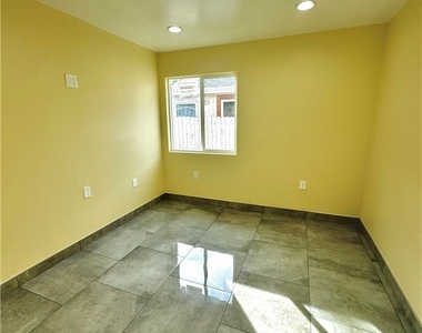 3538 1/4 W 108th Street - Photo Thumbnail 6