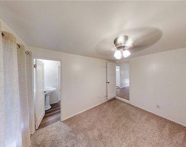 642 W Avenue L - Photo Thumbnail 4