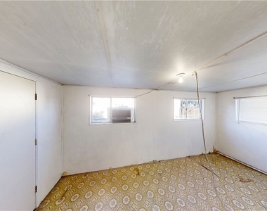 642 W Avenue L - Photo Thumbnail 5