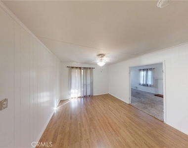 642 W Avenue L - Photo Thumbnail 3