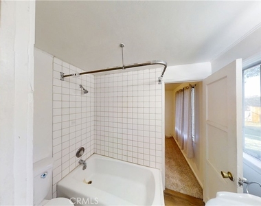 642 W Avenue L - Photo Thumbnail 6