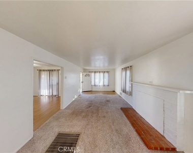 642 W Avenue L - Photo Thumbnail 1
