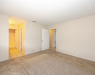 10415 Buckboard Circle - Photo Thumbnail 7