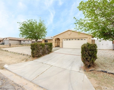 10415 Buckboard Circle - Photo Thumbnail 1