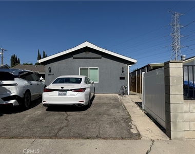 11406 Collett - Photo Thumbnail 17