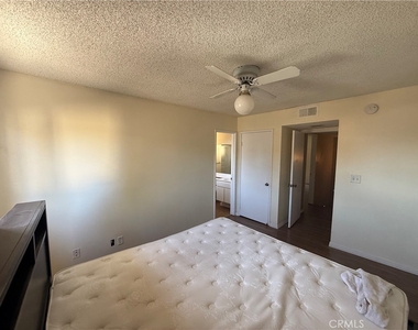 9131 Burnet Avenue - Photo Thumbnail 18