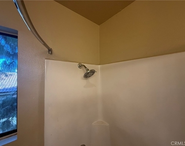 9131 Burnet Avenue - Photo Thumbnail 22