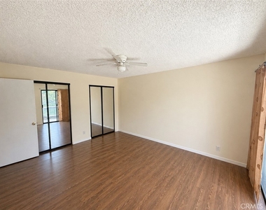 9131 Burnet Avenue - Photo Thumbnail 4