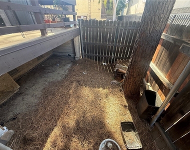 9131 Burnet Avenue - Photo Thumbnail 46