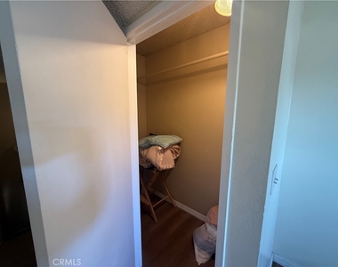 9131 Burnet Avenue - Photo Thumbnail 20