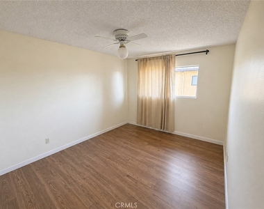 9131 Burnet Avenue - Photo Thumbnail 7