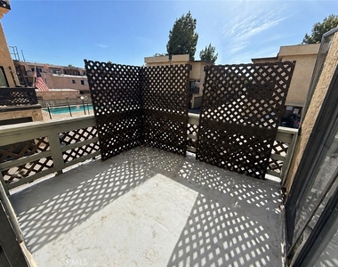 9131 Burnet Avenue - Photo Thumbnail 5