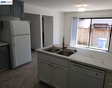 342 Washington Blvd - Photo Thumbnail 7