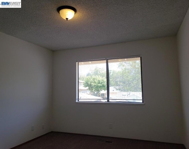 342 Washington Blvd - Photo Thumbnail 5