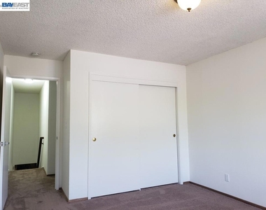 342 Washington Blvd - Photo Thumbnail 6