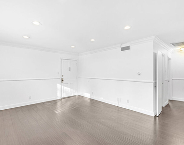 18619 Collins Street - Photo Thumbnail 7