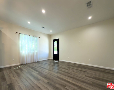15447 Septo Street - Photo Thumbnail 4
