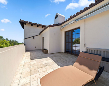 11937 W Sunset Boulevard - Photo Thumbnail 21