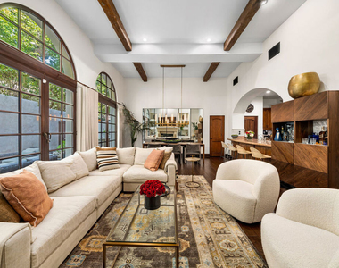 11937 W Sunset Boulevard - Photo Thumbnail 4