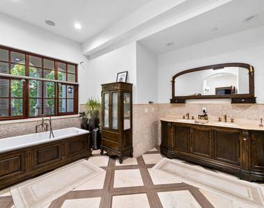 11937 W Sunset Boulevard - Photo Thumbnail 12