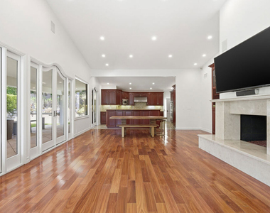 999 Casiano Road - Photo Thumbnail 12