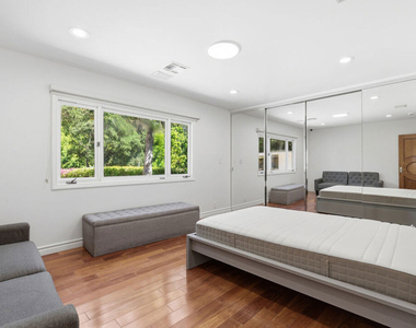 999 Casiano Road - Photo Thumbnail 23