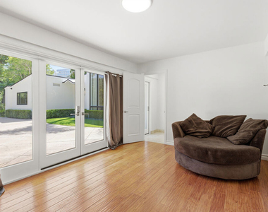 999 Casiano Road - Photo Thumbnail 30