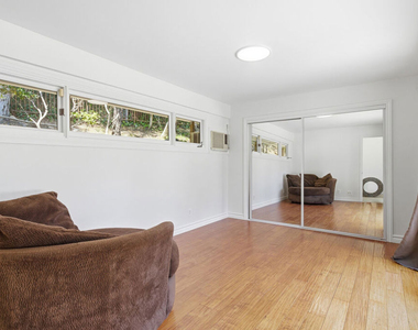 999 Casiano Road - Photo Thumbnail 31