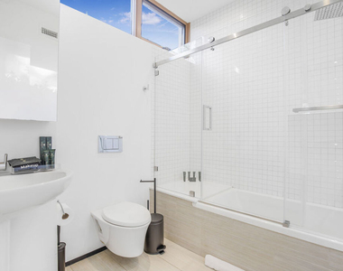 661 Broadway Street - Photo Thumbnail 27