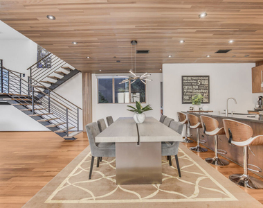 661 Broadway Street - Photo Thumbnail 12