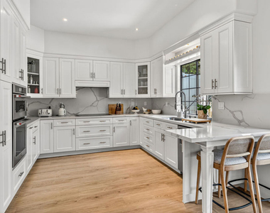 4475 Stern Avenue - Photo Thumbnail 11