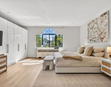 4475 Stern Avenue - Photo Thumbnail 21