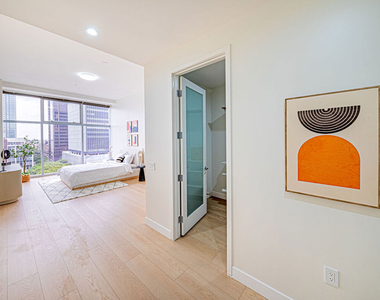 3223 W 6th Street - Photo Thumbnail 6